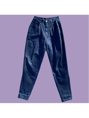 Vintage 90s dark wash Brittania jeans size 8 tall

#vintagedenim #90sjeans #high